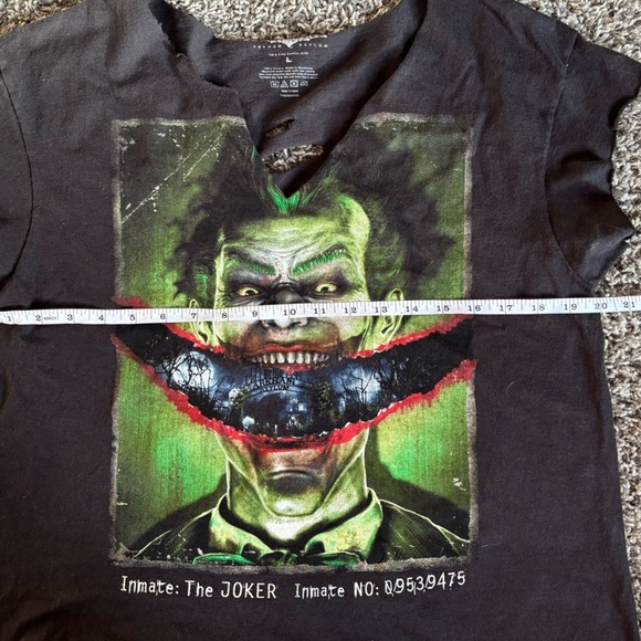 “Upcycled Batman Joker T-Shirt - LG | Sustainable DC Comics Fan Tee” - Picture 4 of 6